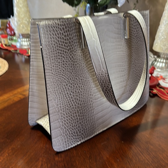 Calvin Klein Tote Bag - Picture 6 of 8